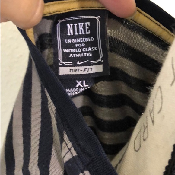 Women’s Nike dry fit striped t - Picture 2 of 3